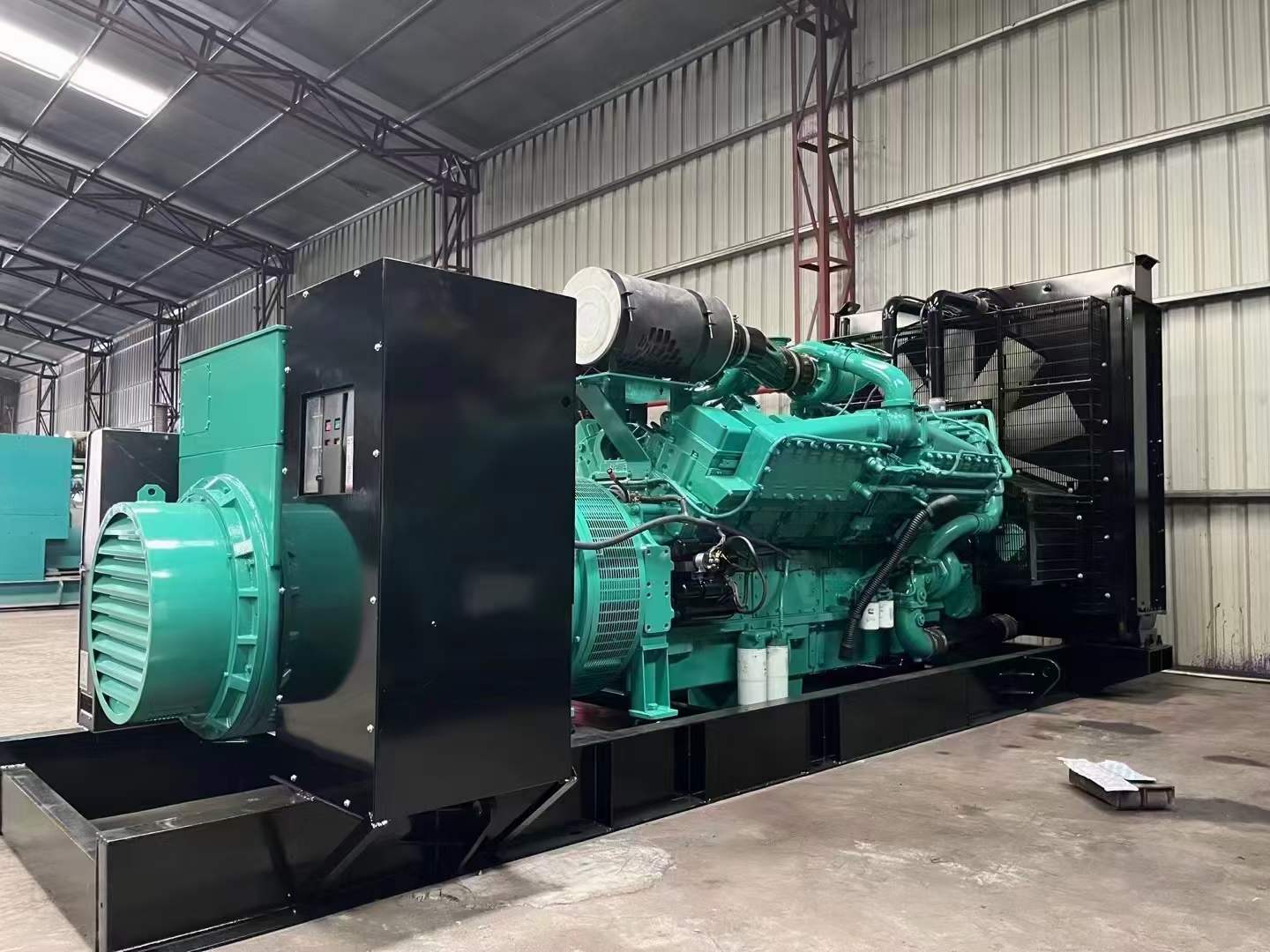 东莞生态园如何降低 800kW 柴油发电机输出电流的波动？