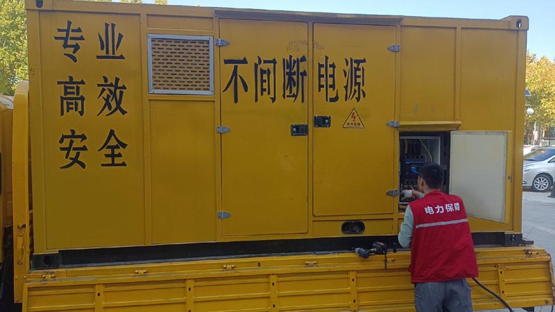 东莞生态园柴油发电机组和UPS电源配合使用时，如何避免切换过程中的电力中断？